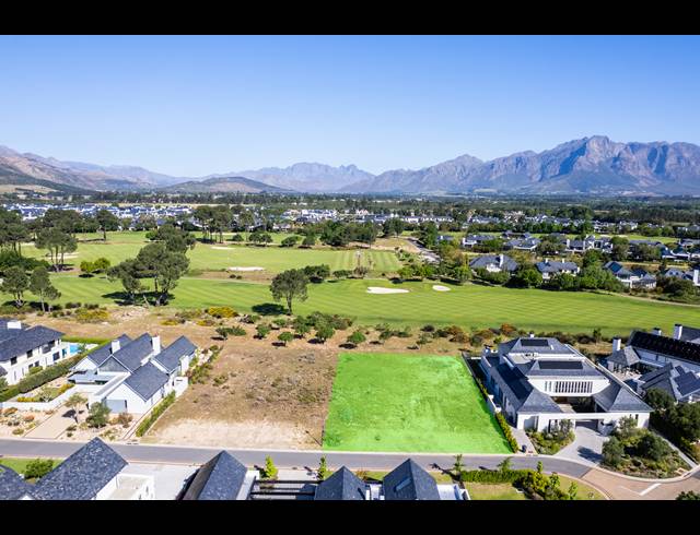 1,299M² VACANT LAND FOR SALE IN PEARL VALLEY GOLF & COUNTRY ESTATE